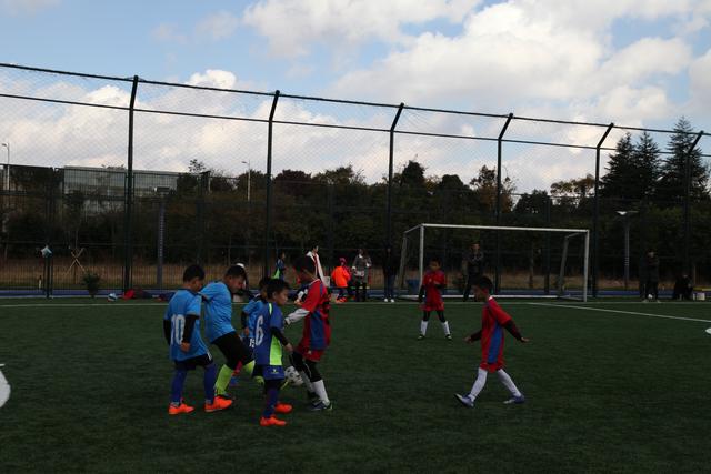 库里31分詹姆斯40+8+9 勇士力克湖人回西部第9